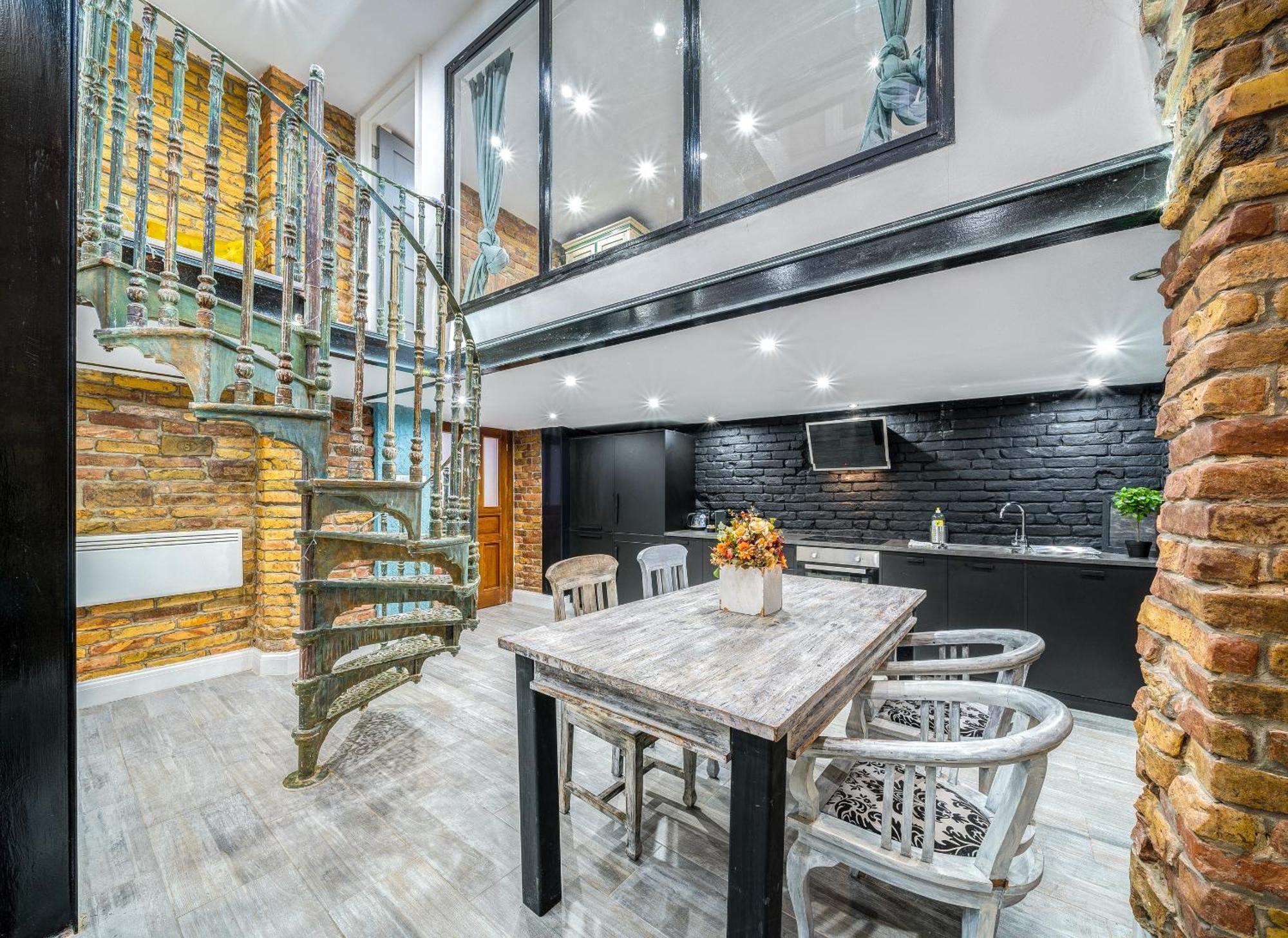 City Center Loft Haven: Modern Elegance Budapest Eksteriør billede