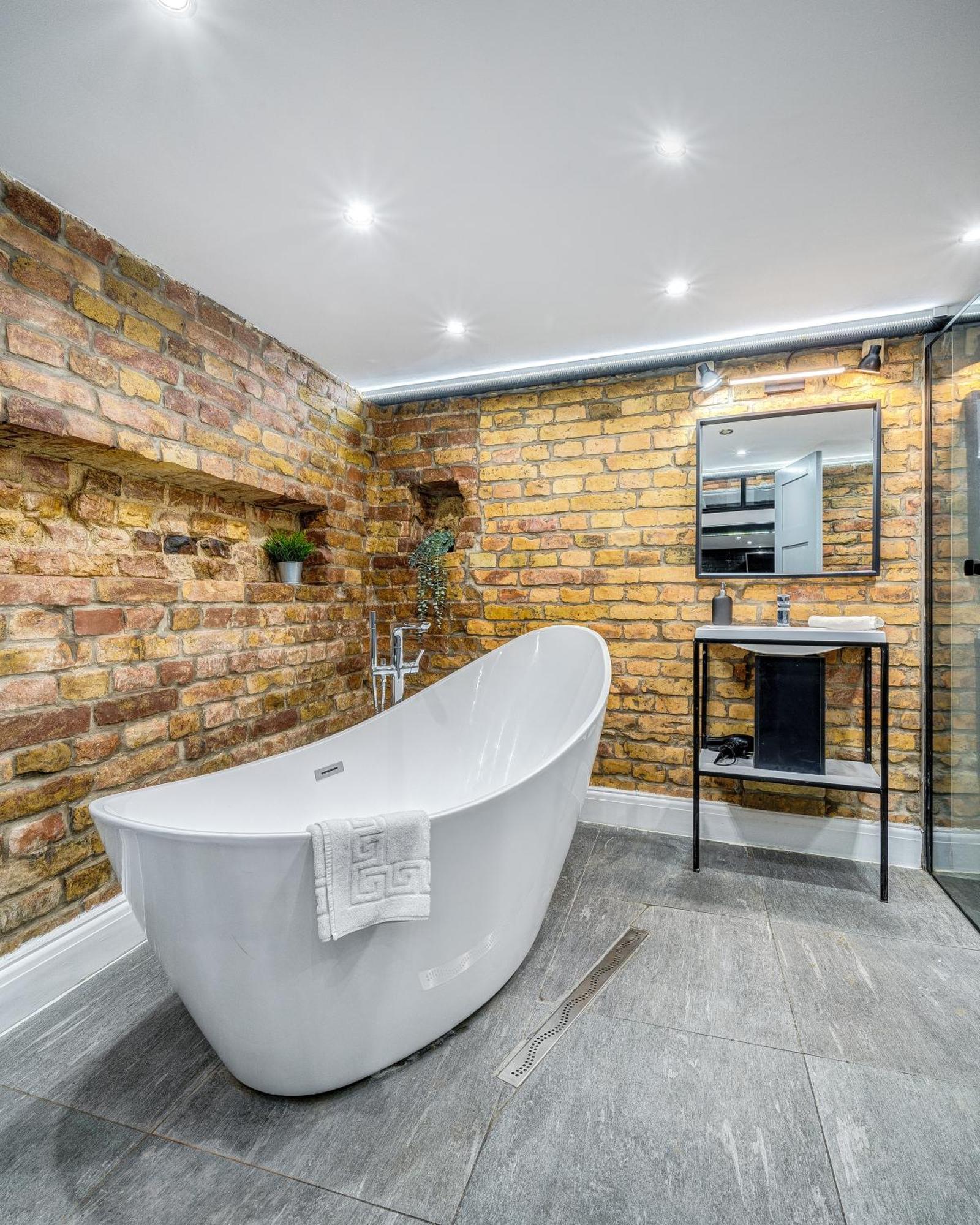 City Center Loft Haven: Modern Elegance Budapest Eksteriør billede